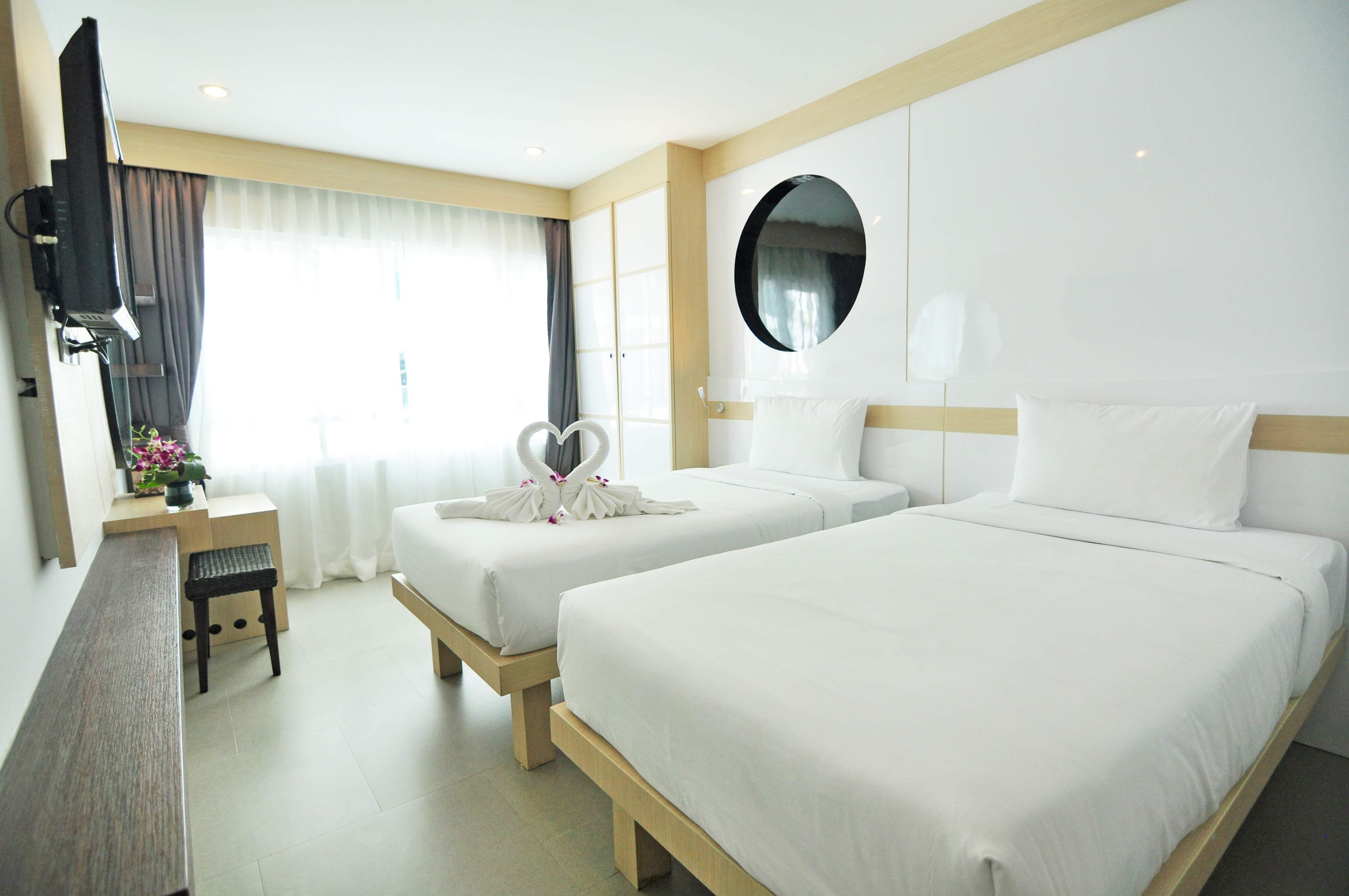 The Aim Patong Hotel Exterior photo